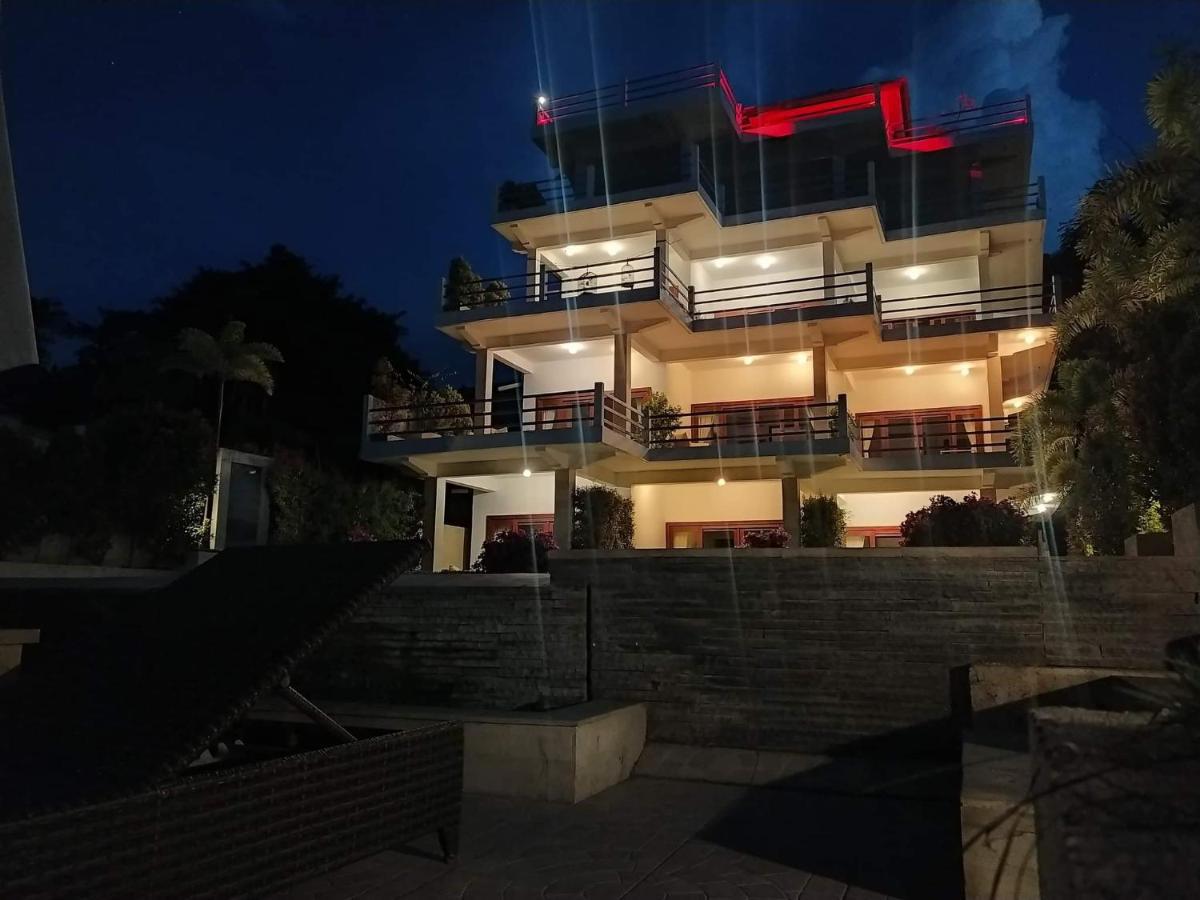 艾湄海洋度假村 艾湄湾 外观 照片